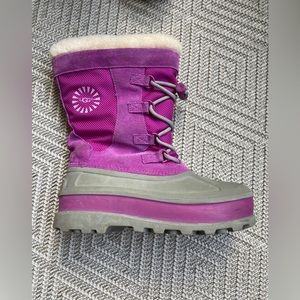 Ugg snow-boots. Girls size 3